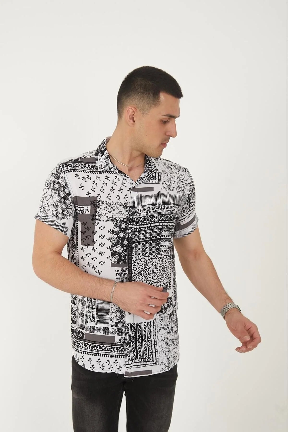 Erkek Desenli Apaş Yaka Viskon Gömlek