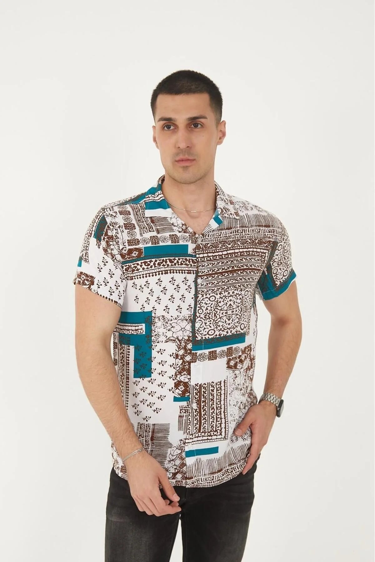 Erkek Desenli Apaş Yaka Viskon Gömlek